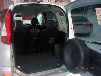 2002 Toyota Funcargo Photos