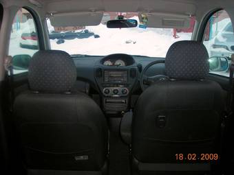 2002 Toyota Funcargo Photos