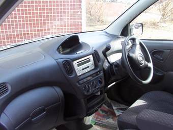 2002 Toyota Funcargo Pictures
