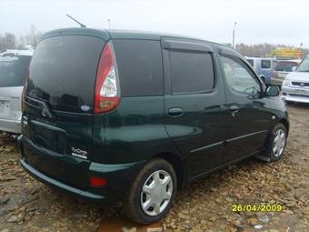 2002 Toyota Funcargo Photos