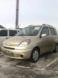 2002 Toyota Funcargo Pictures