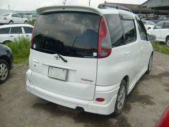 2002 Toyota Funcargo Pictures