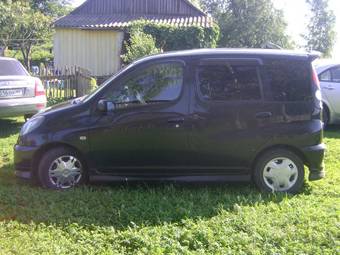 2002 Toyota Funcargo Photos