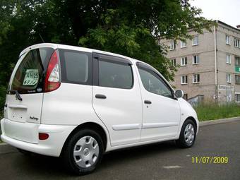 2002 Toyota Funcargo Pics