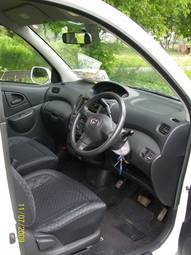 2002 Toyota Funcargo Pictures