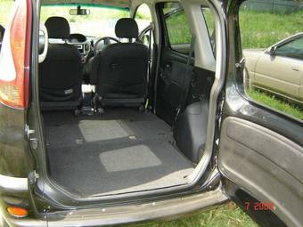 2002 Toyota Funcargo Images