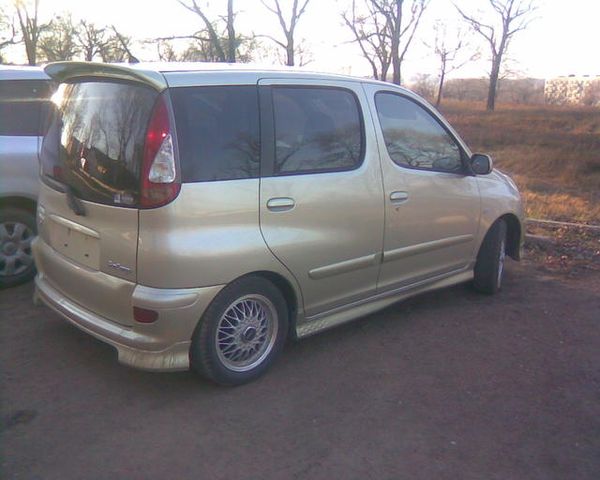 2003 Toyota Funcargo