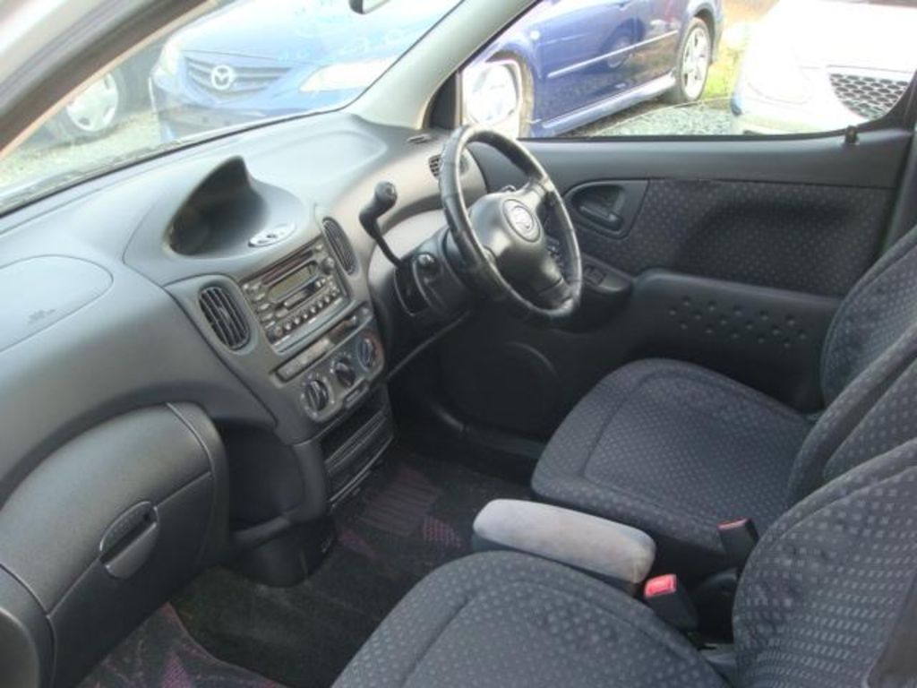 2003 Toyota Funcargo