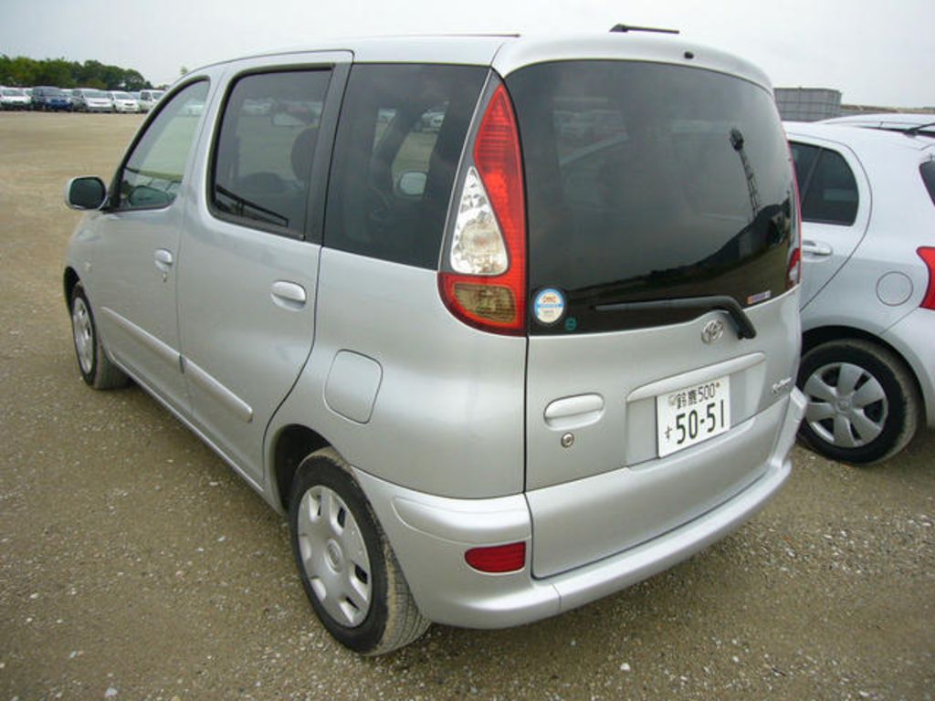 2003 Toyota Funcargo