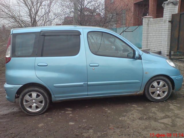 2003 Toyota Funcargo