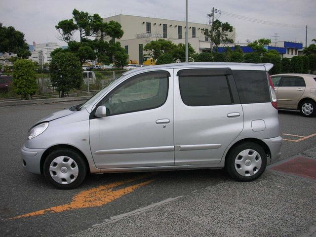 2003 Toyota Funcargo