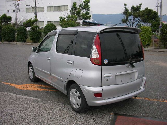 2003 Toyota Funcargo