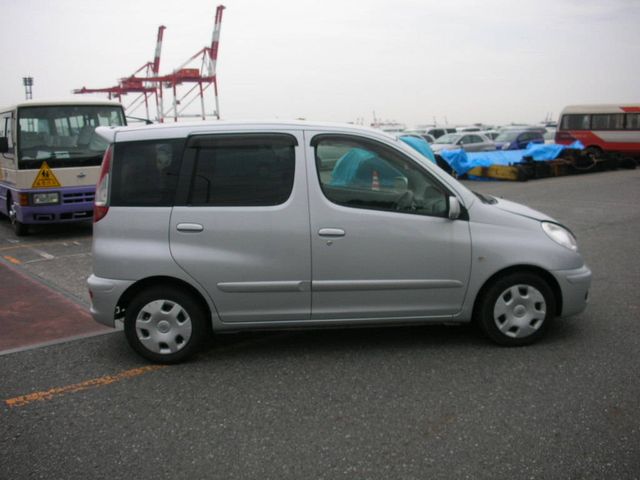 2003 Toyota Funcargo