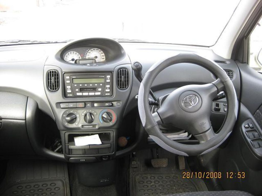 2003 Toyota Funcargo