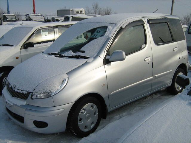 2003 Toyota Funcargo