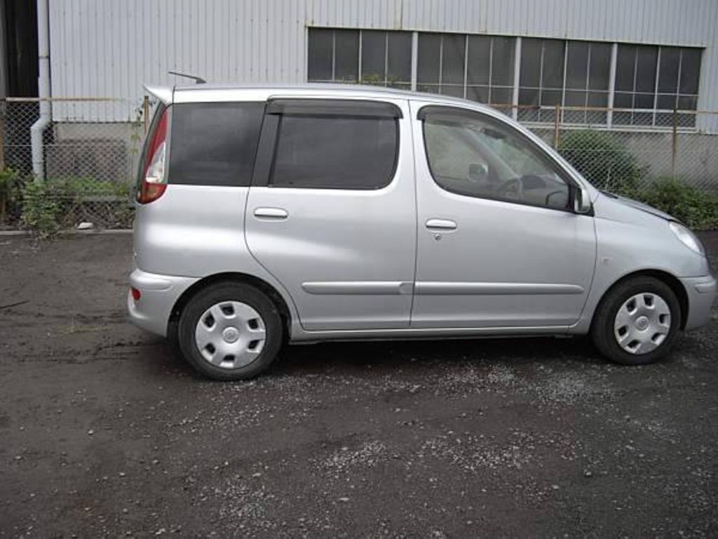 2003 Toyota Funcargo