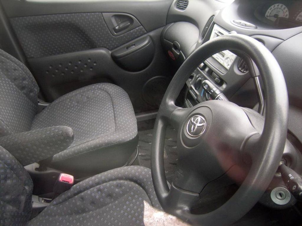 2003 Toyota Funcargo