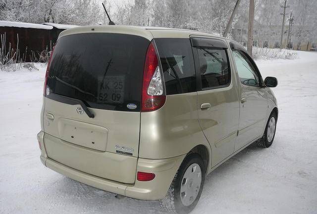 2003 Toyota Funcargo