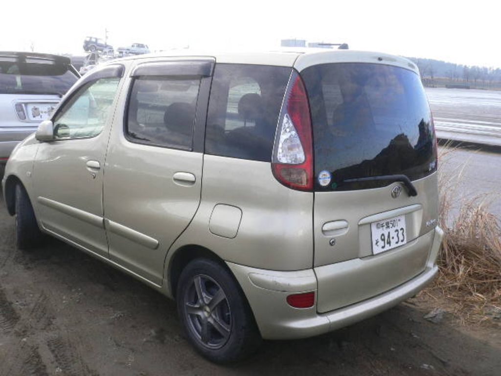 2003 Toyota Funcargo