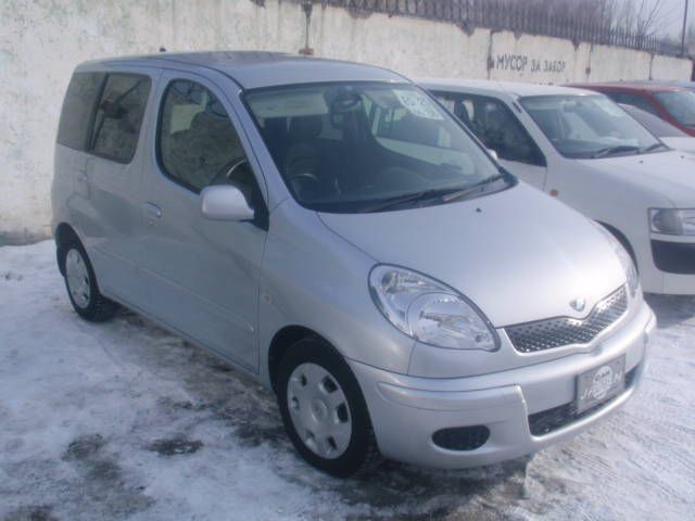 2003 Toyota Funcargo