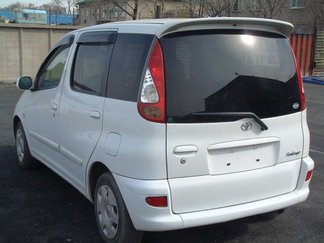 2003 Toyota Funcargo