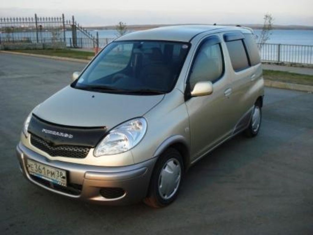 2003 Toyota Funcargo