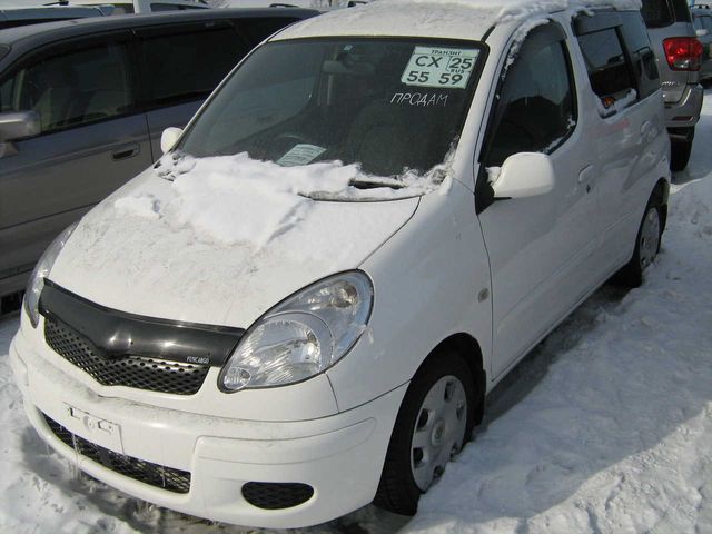 2003 Toyota Funcargo