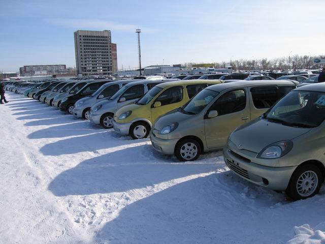 2003 Toyota Funcargo Pictures