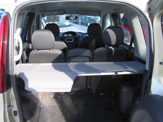 2003 Toyota Funcargo Photos