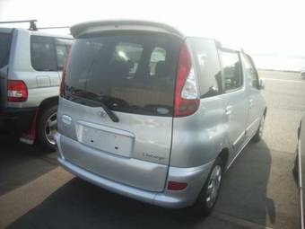 2003 Toyota Funcargo Pics