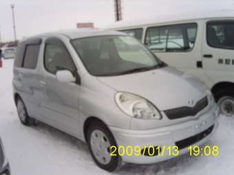 2003 Toyota Funcargo Images