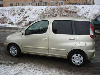 2003 Toyota Funcargo Pictures