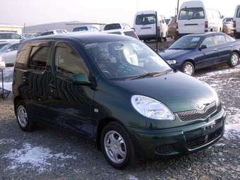 2003 Toyota Funcargo Pictures