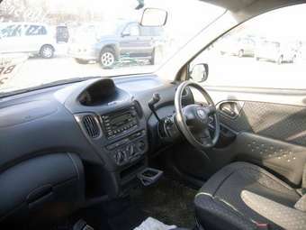 2003 Toyota Funcargo Pictures
