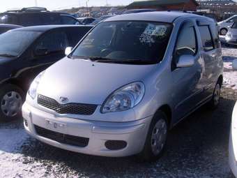 2003 Toyota Funcargo Pictures