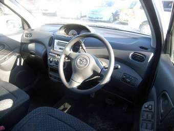 2003 Toyota Funcargo Pictures