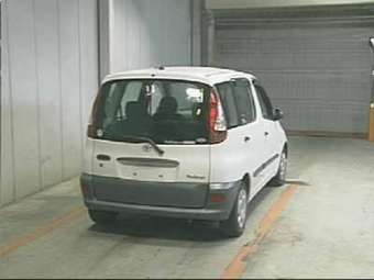 2003 Toyota Funcargo Pictures