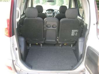 2003 Toyota Funcargo Photos