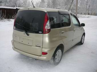 2003 Toyota Funcargo Pictures