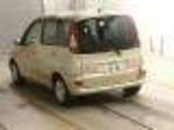 2003 Toyota Funcargo Images