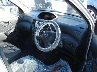 2003 Toyota Funcargo Pictures
