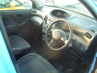 2003 Toyota Funcargo Pictures