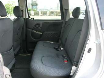 2003 Toyota Funcargo Images