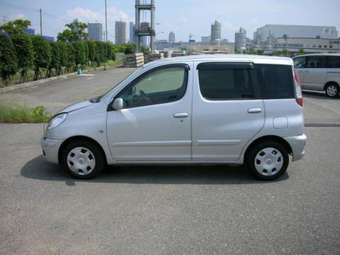 2003 Toyota Funcargo For Sale