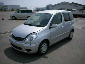 2003 Toyota Funcargo Pictures