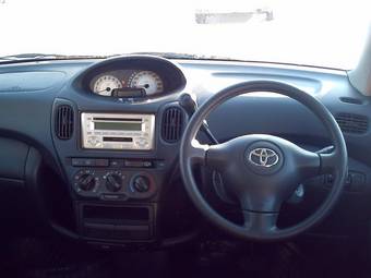 2003 Toyota Funcargo Pictures