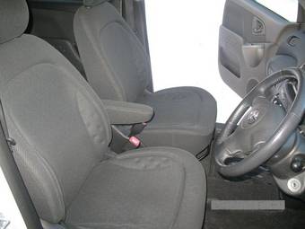 2003 Toyota Funcargo Photos