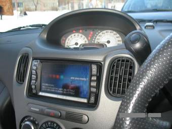 2003 Toyota Funcargo Pictures