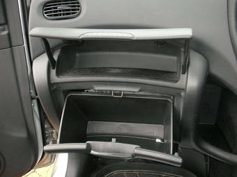 2003 Toyota Funcargo Pictures