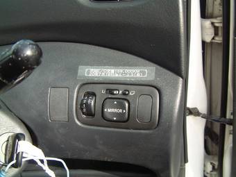 2003 Toyota Funcargo Pictures